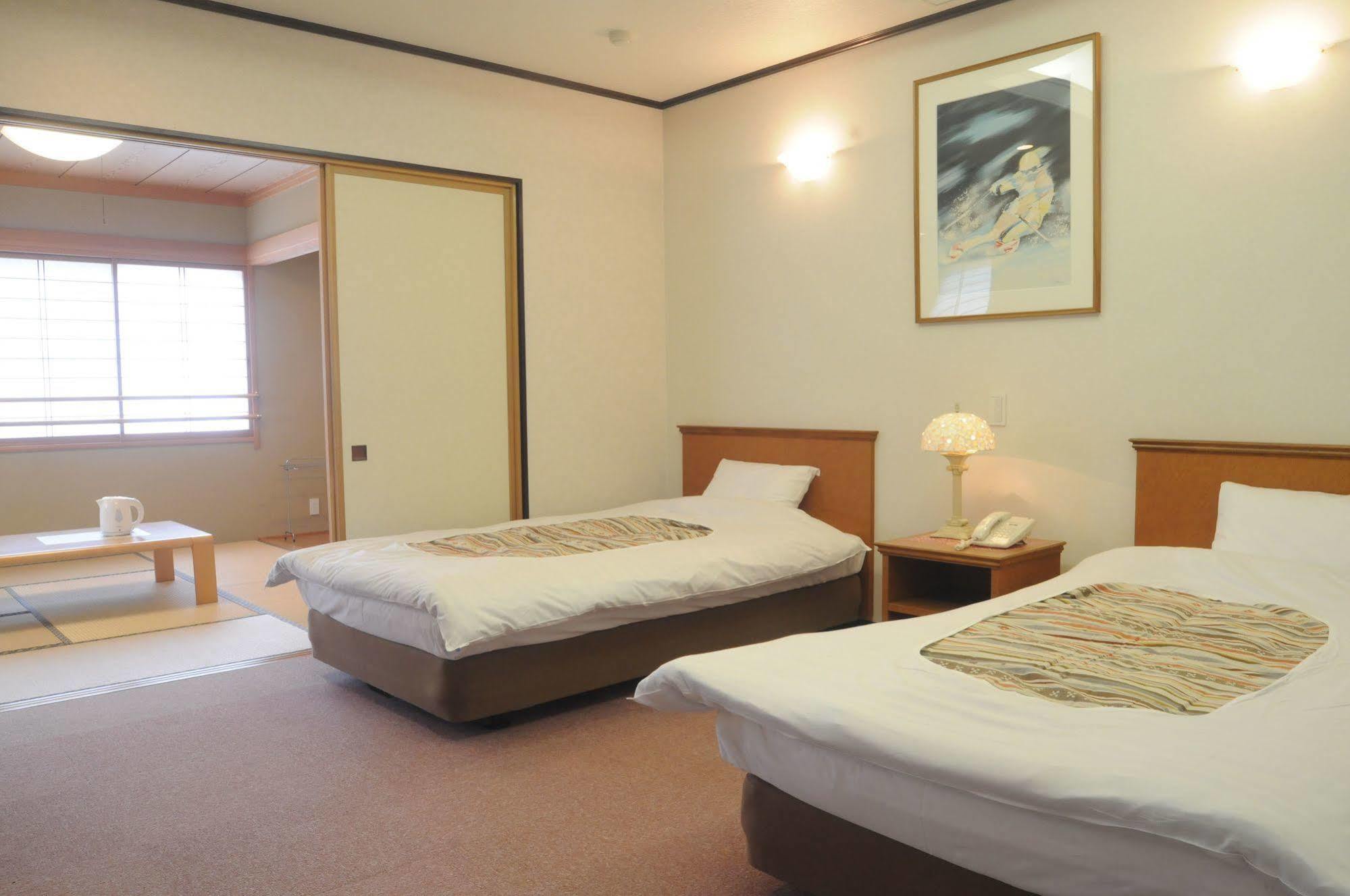 Hotel Bonfire Hakuba Exterior photo